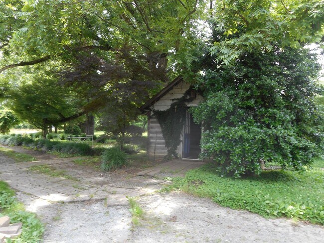Building Photo - Historic 2 Story Home on Hwy 274