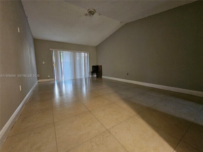 Foto del edificio - 5317 SW 140th Pl