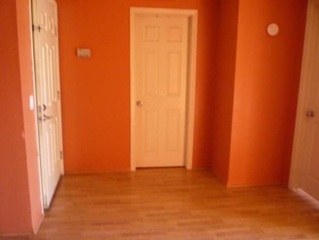 Building Photo - Bright 1-Bedroom Condo with Balcony, In-Un...