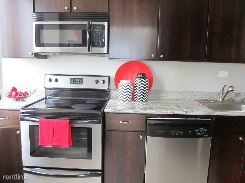 Primary Photo - 330 W Ontario St