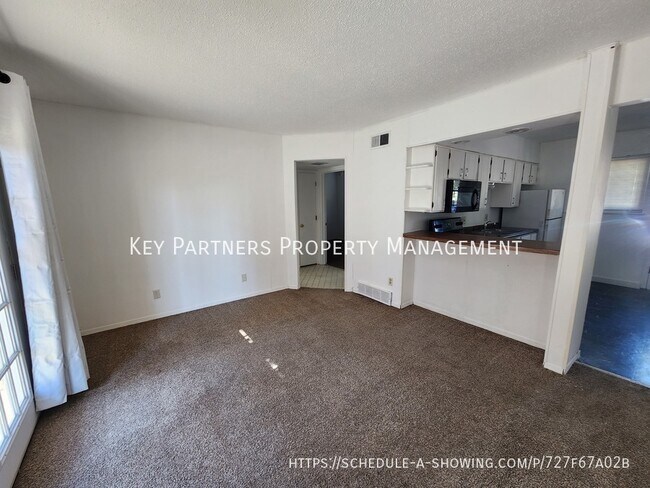 Foto del edificio - 130 Warner-6