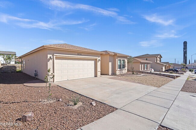 Building Photo - 6732 Crucero Del Sol Dr