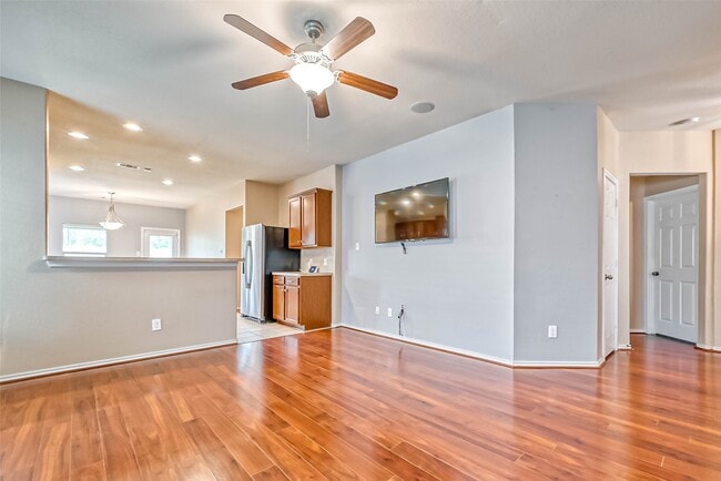 Foto del edificio - 6725 Strawberry Brook Ln