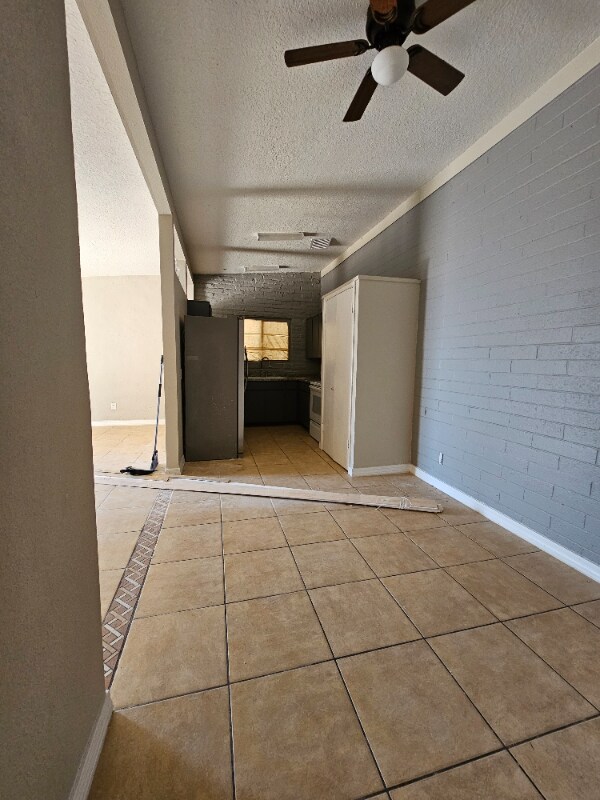 Building Photo - 1745 E Broadway Rd