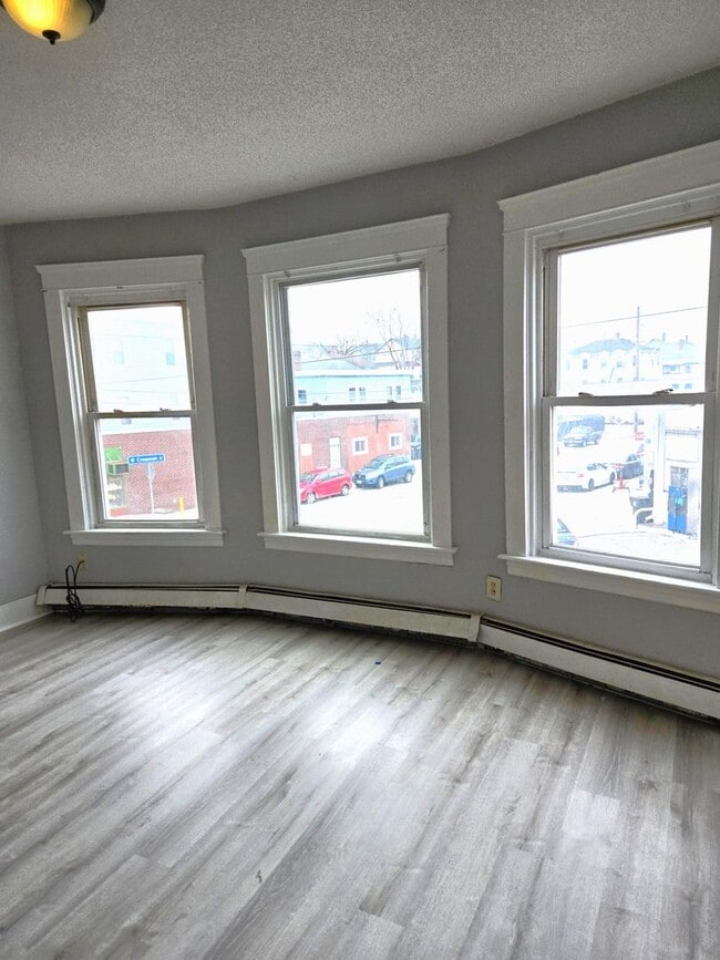 Foto del edificio - 883 Dexter St