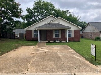 Building Photo - 3546 Crestview Rd