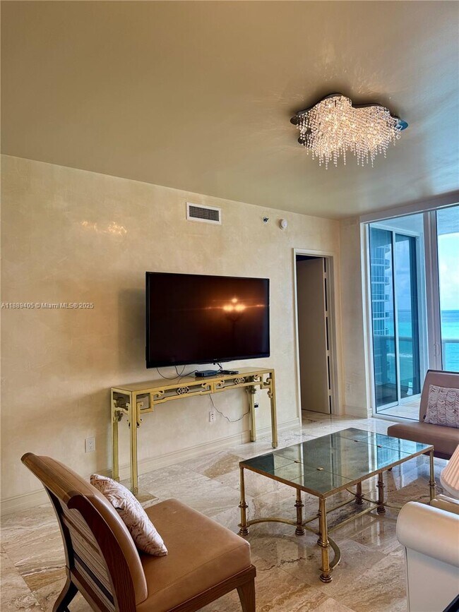 Building Photo - 16001 Collins Ave
