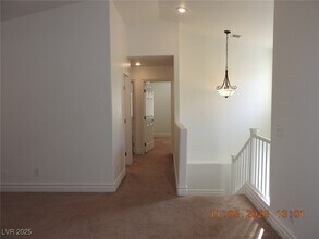 Building Photo - 240 Rustic Club Way