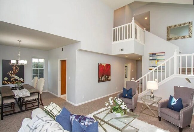 Foto del edificio - Bright and airy home in the beautiful Redwood Shores