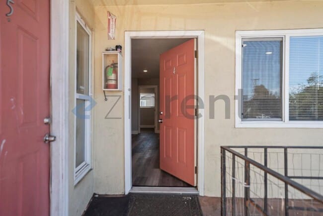 Building Photo - 26910 Manon Ave