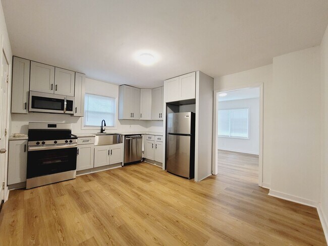 Building Photo - Brand New Remodeled One Bed One Bath