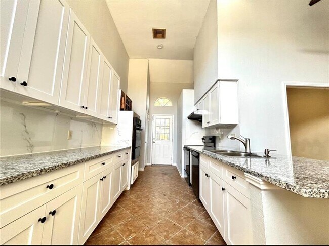 Foto del edificio - 9322 Stonecreek Ln