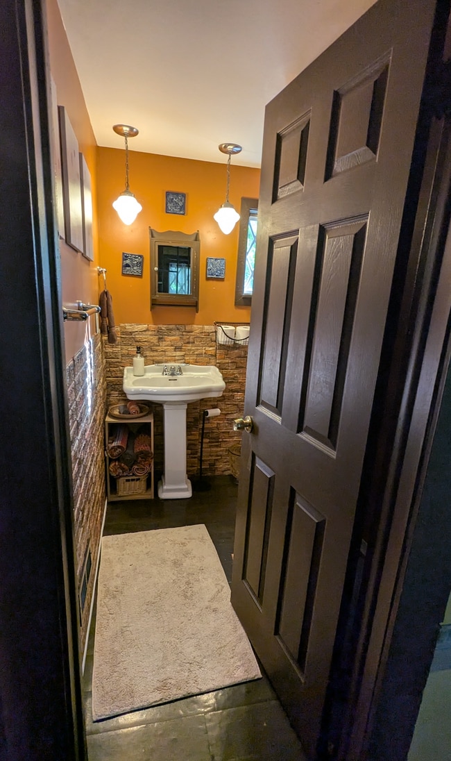 Building Photo - 2552 E Birch Pl