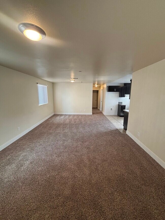 Foto del edificio - 318 E 64th St