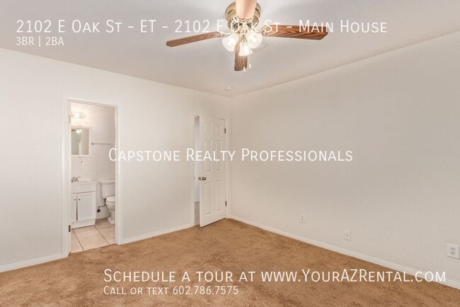 Building Photo - 2102 E Oak St