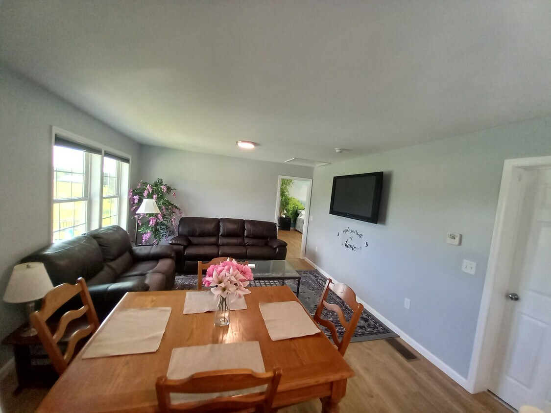 Comedor/Sala de estar - 83 Mott Rd