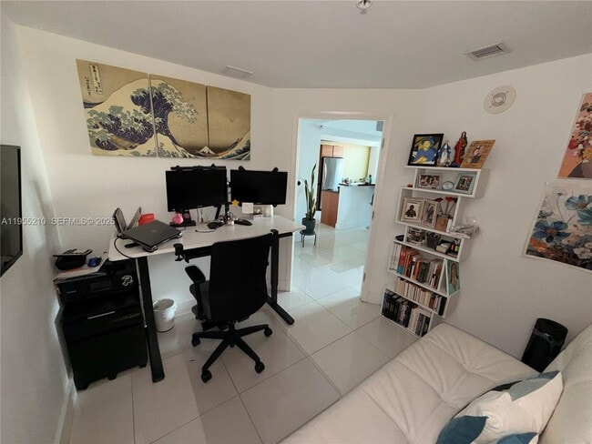 Building Photo - 253 NE 2nd St