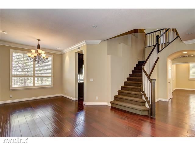 Building Photo - 17 Solitaire Ln