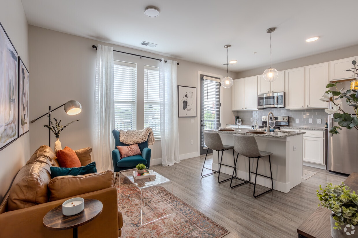 Primary Photo - Triumph Apartments