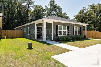 Building Photo - 129 Harris Ave