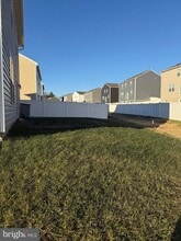 Building Photo - 367 Centergate Dr