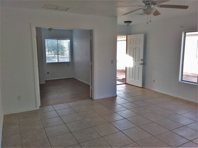 Foto del edificio - 12423 N 121st Dr