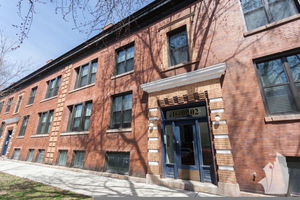 Foto principal - 1600 W Belle Plaine Ave