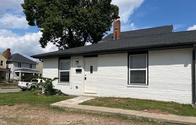 Building Photo - 731 E Deshler Ave