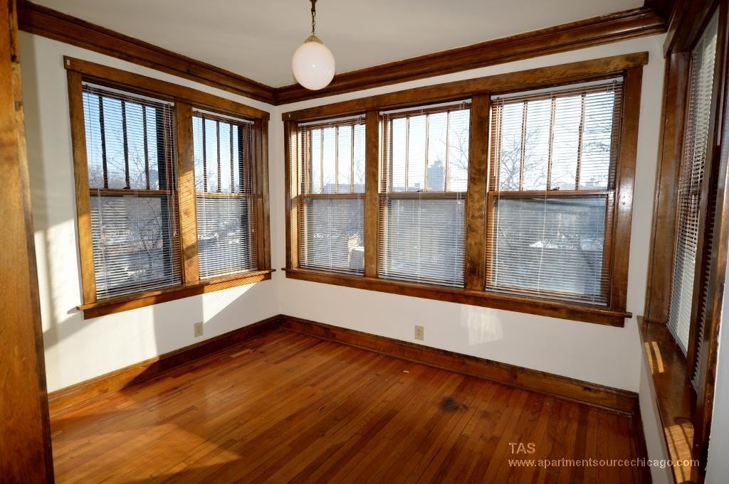 Primary Photo - 1 BR Apartment in Lakeview!
