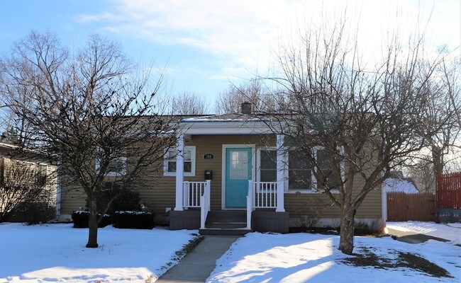 Foto del edificio - 190 Cutler Ave