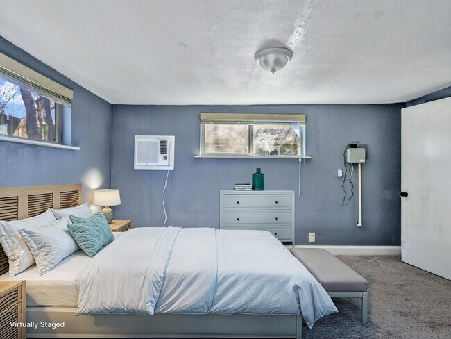 Building Photo - 912 S Armstrong Ave