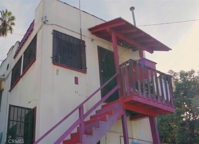 Foto del edificio - 1011 Laguna Ave