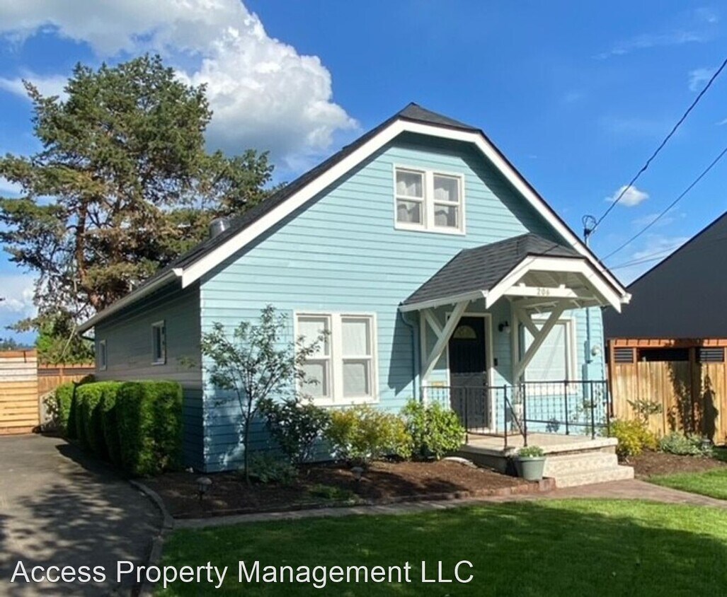 Primary Photo - 3 br, 1 bath House - 206 N School St