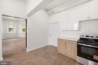 Building Photo - 6012 Ridge Ave