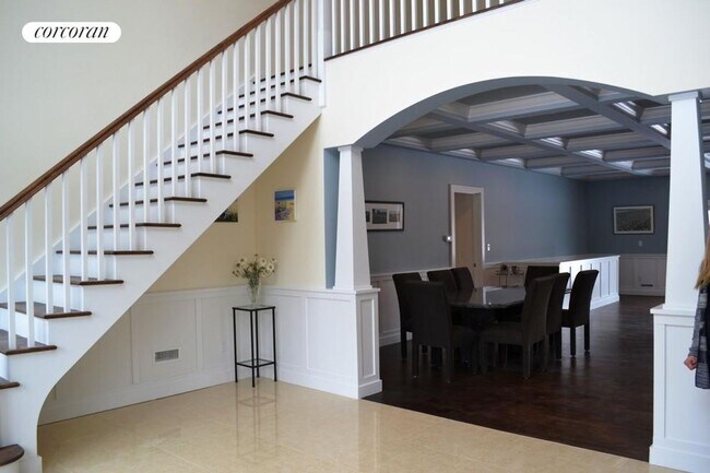 Foto del edificio - 41 Fairbanks Ct