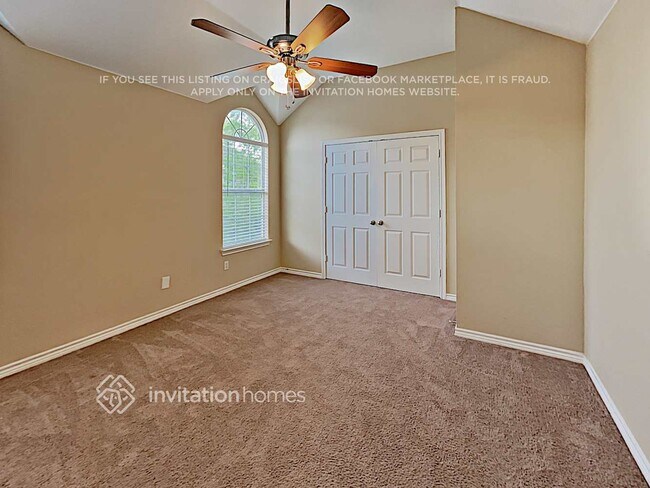 Foto del edificio - 1817 Fairfax Dr