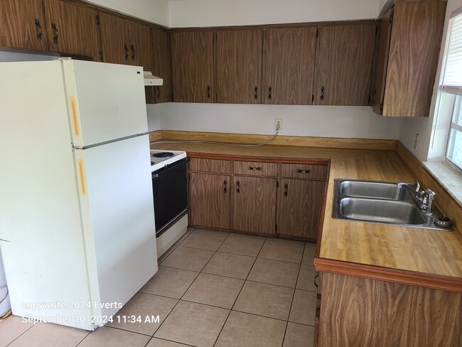 Building Photo - 6532 W Norvell Bryant Hwy