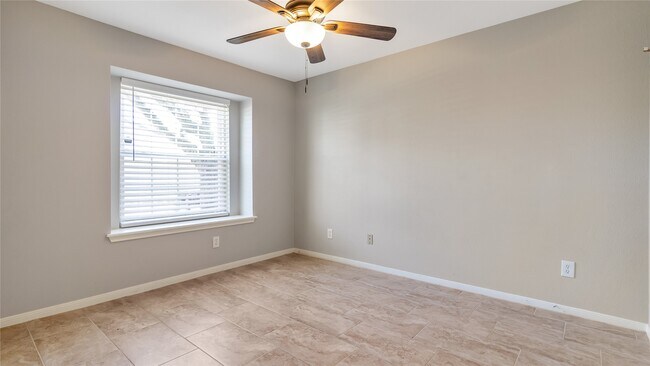 Foto del edificio - 4505 Terrace Manor Dr