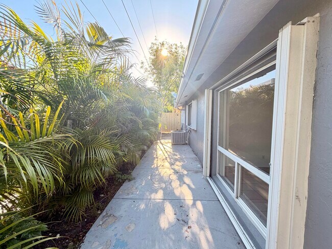 Foto del edificio - 620-630 NE 19th Ave