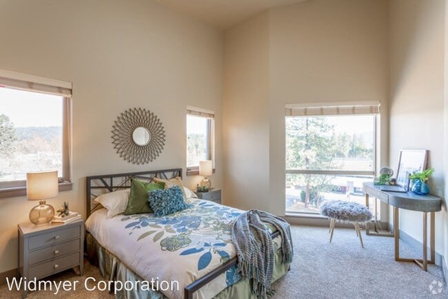 Building Photo - 315 E Coeur D'Alene Lake Dr