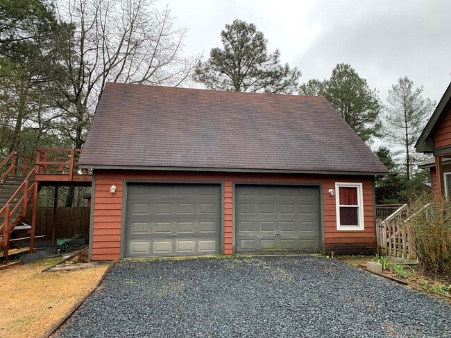 Building Photo - 152 Tella Dr