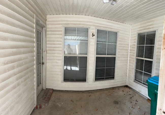 Foto del edificio - 16128 Monica Dr