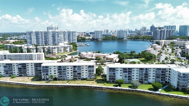 Foto del edificio - 2920 Point E Dr