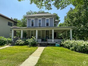 Building Photo - 102 7th St