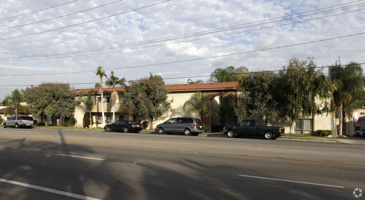 Building Photo - Lambert Apartments