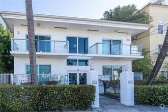 Building Photo - 7171 Bay Dr