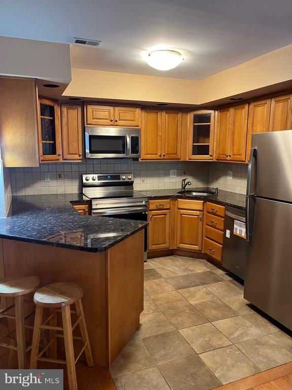 Building Photo - 407 Heatherwood Dr