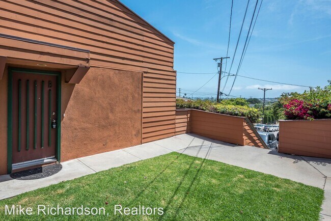 Building Photo - 419 Alameda Padre Serra