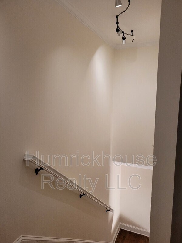 Foto del edificio - 3228 Barnhill Dr