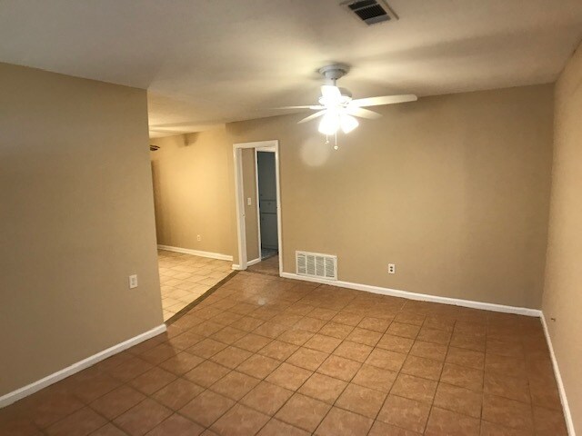 Building Photo - 5807 Hunter Rd